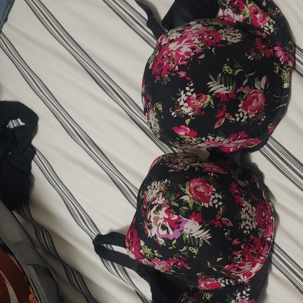 Black and pick floral bra